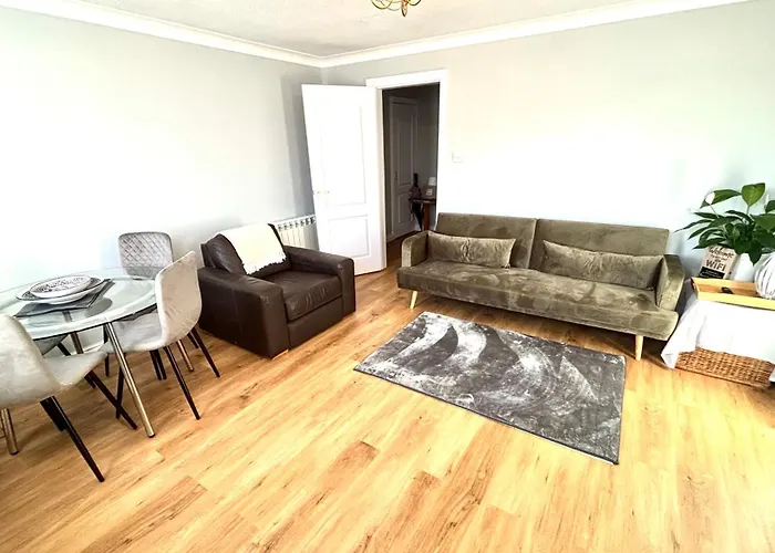 Fab Centre With Free Parking * York