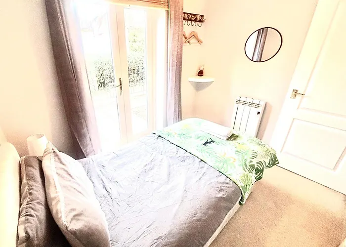 Fab Centre With Free Parking Apartament *